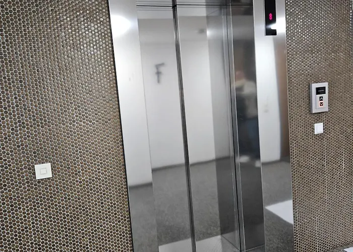 707 Mit Pool Apartamento